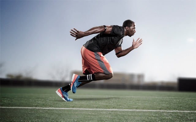 米兰体育(中国大陆)官网-勇士队续写辉煌，目标三连冠，勇士队出场超燃视频